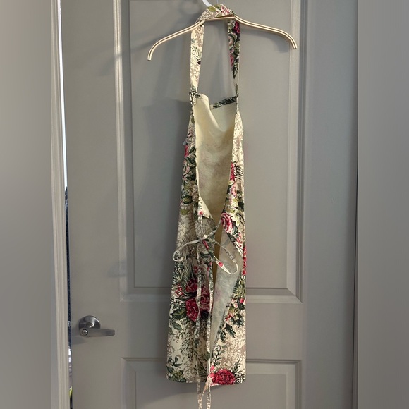 April Cornell Merry Antique Apron 100% Cotton Floral Pine Christmas Red, Cream - Picture 2 of 10